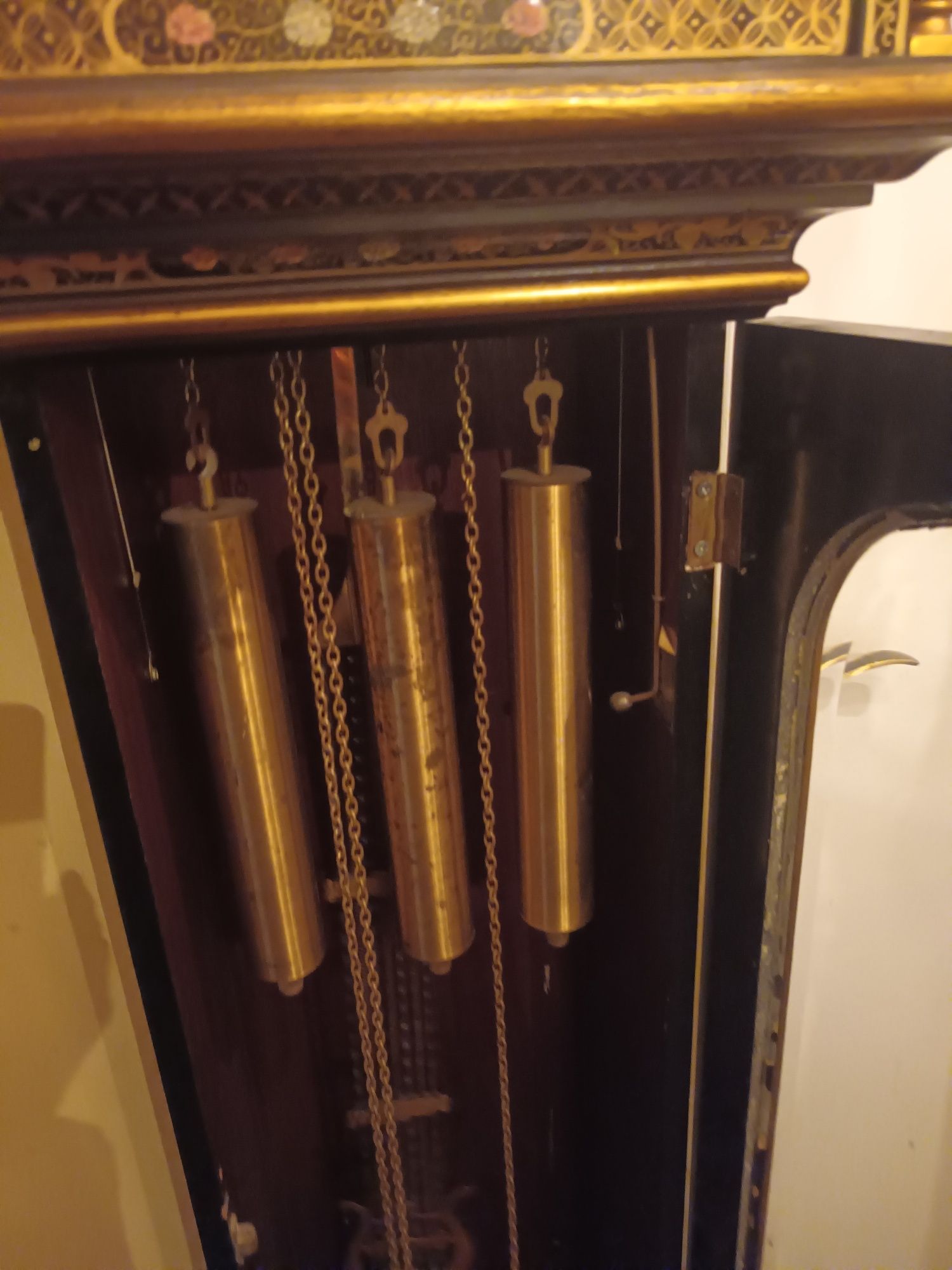 Relógio de Pé Antigo com Pendulos
