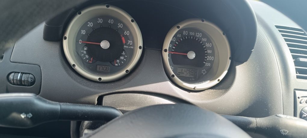 Polo 1.0 gasolina bem estimado