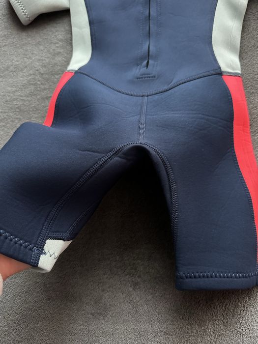 Strój pianka do pływania, nurkowania kombinezon neoprenowy r. 3-4 lata