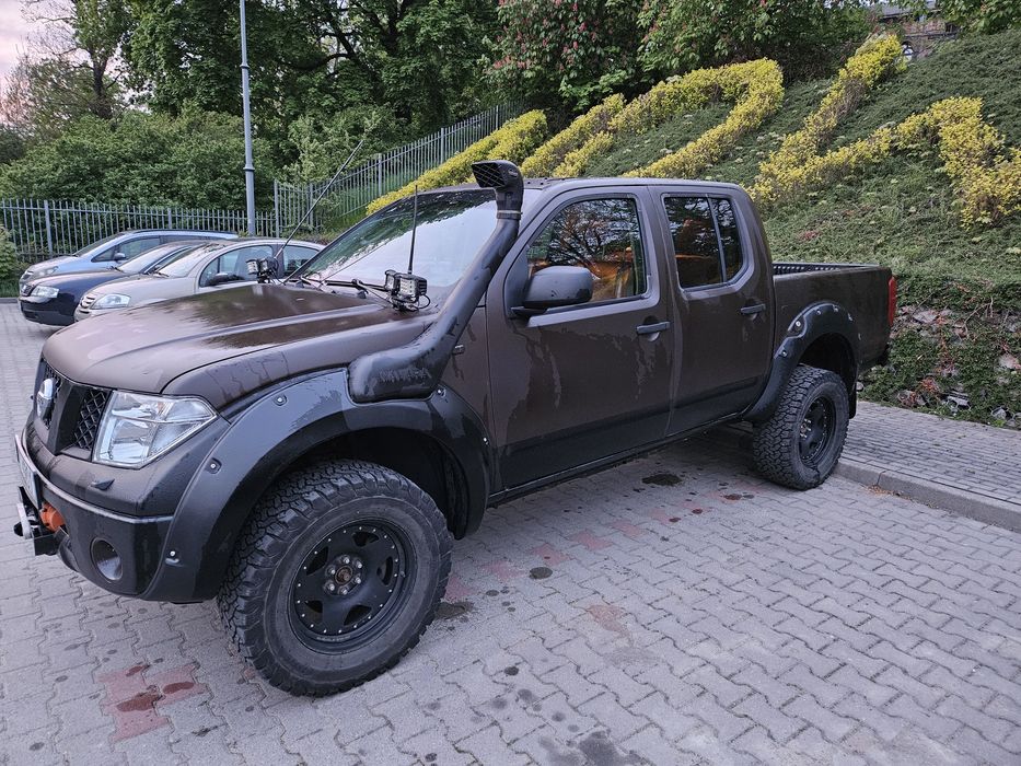 Doinwestiwany Nissan navara d40