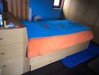 Cama solteiro com secretaria