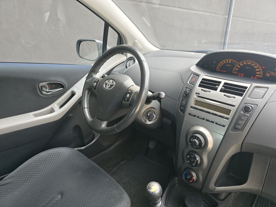 Toyota Yaris 1.33 lift niski przebieg