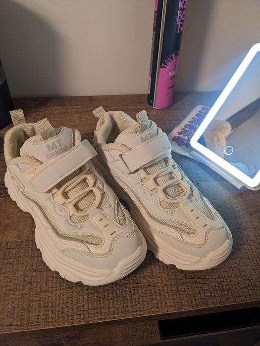 Кросівки демісезонні 35 р