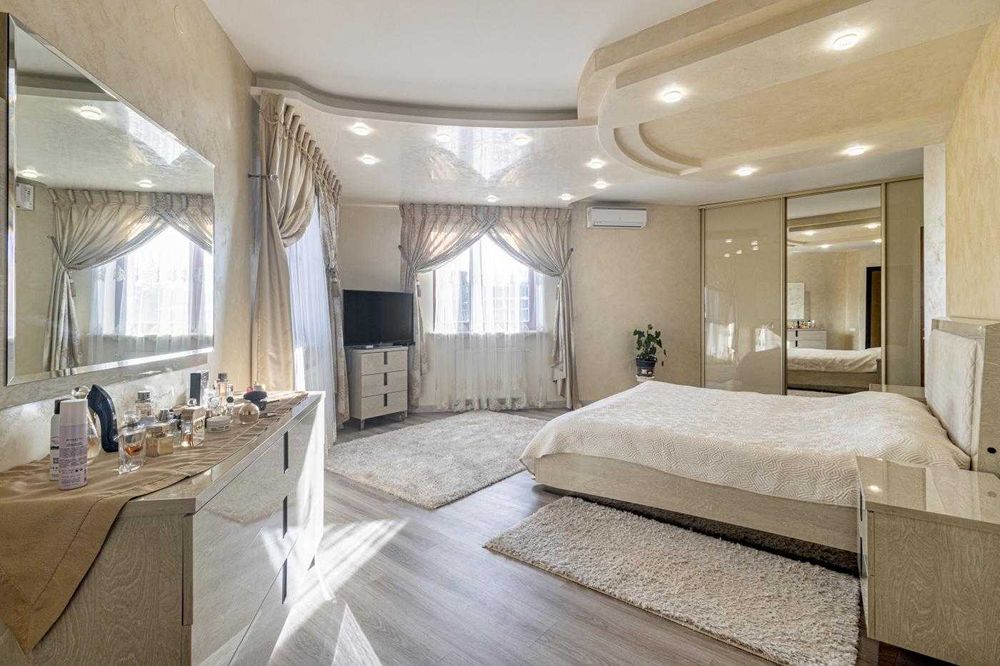 Продаж розкішного будинку, Винники