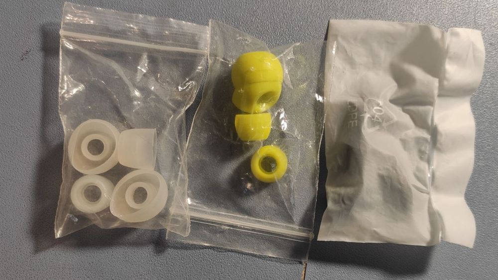 Вкладыши для наушников новые