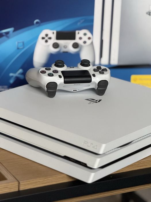 Konsola PS4 Pro 1T Glacier White