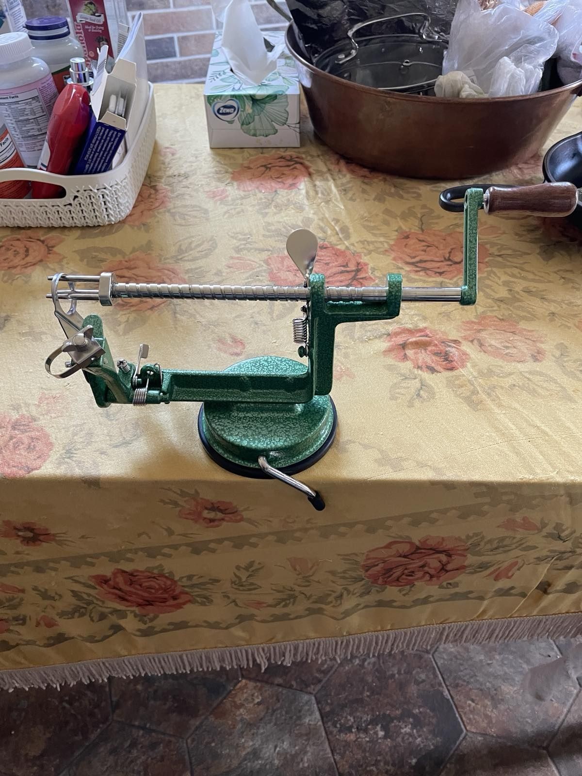 Яблукорізка на присосці Ezidri Apple Peeler