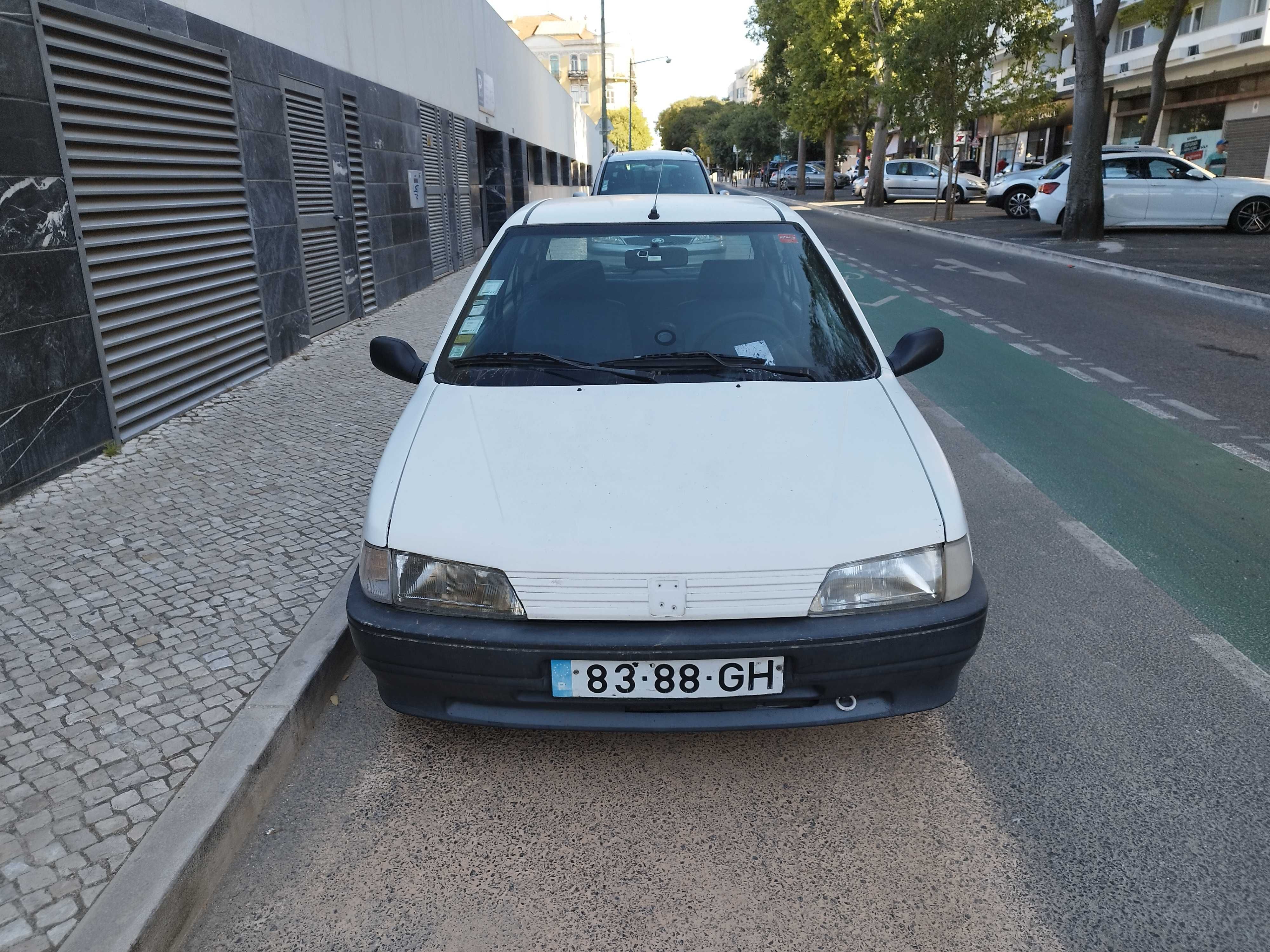 Peugeot 106 XN totalmente funcional