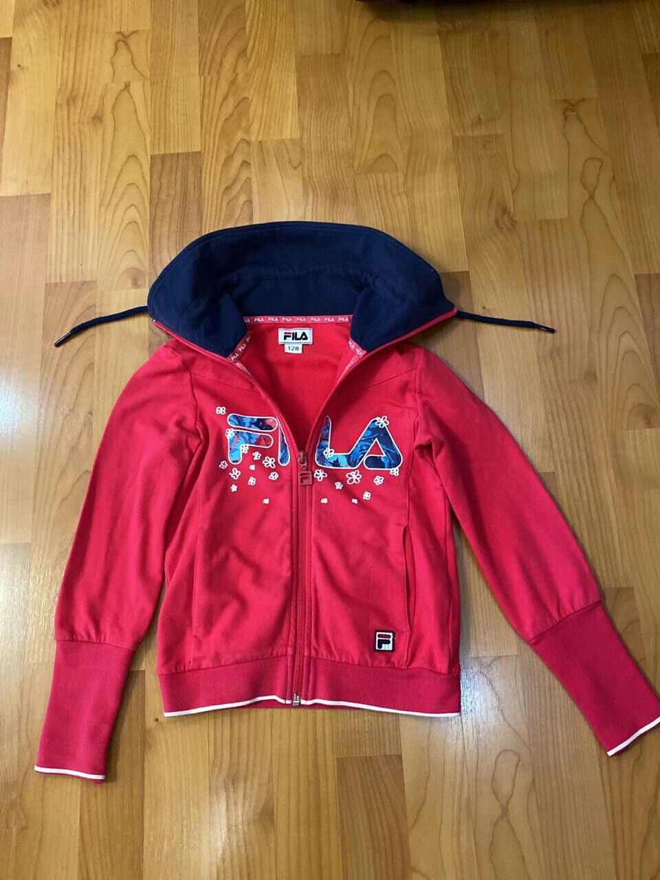 Продам кофту Fila