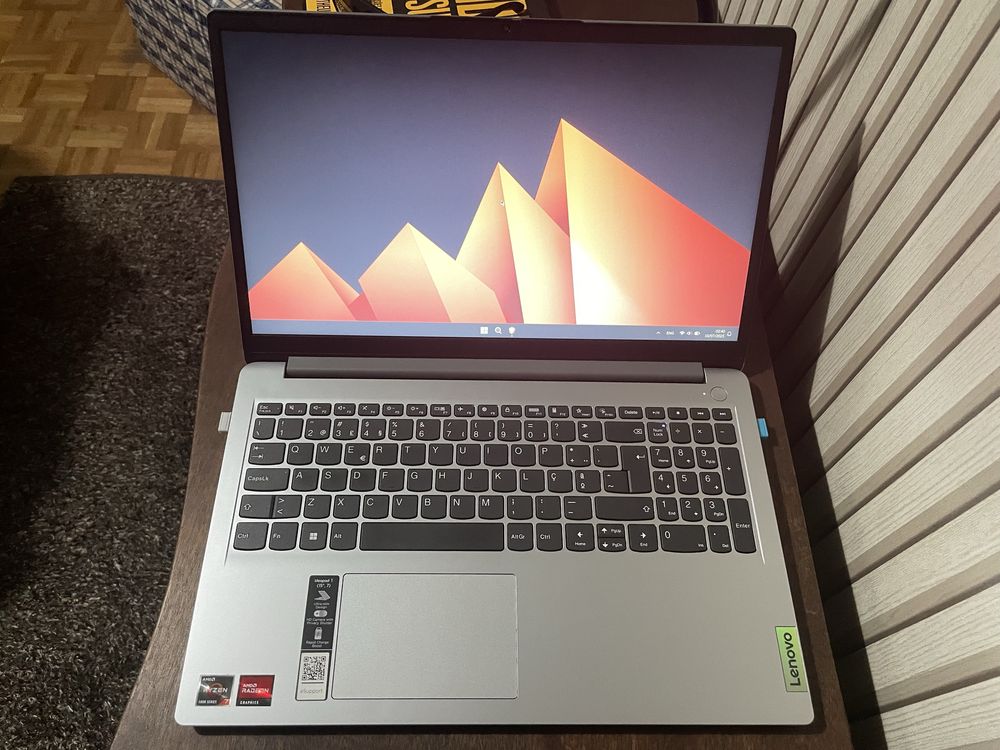 Notebook R7 16GB 1TB como novo
