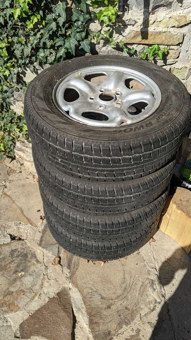 Зимня резина на дисках 5*114.3