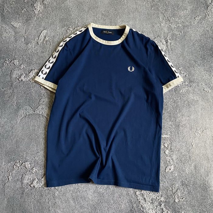 Футболка fred perry з лампасами темно синього кольору, фредак casuals