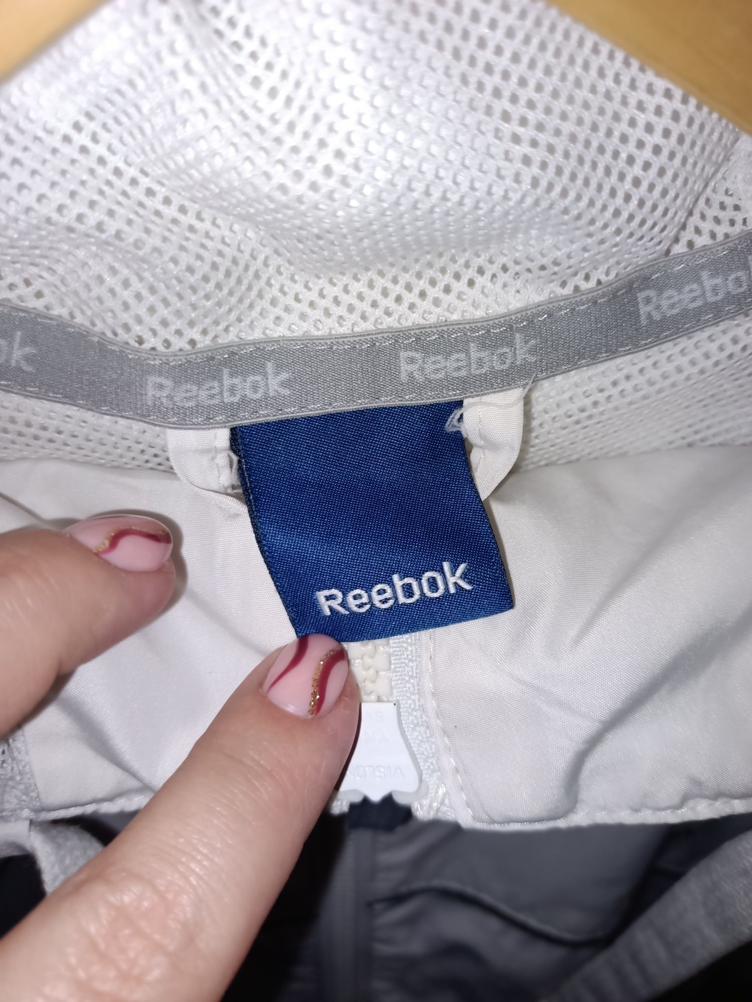 Biała bluza Reebok