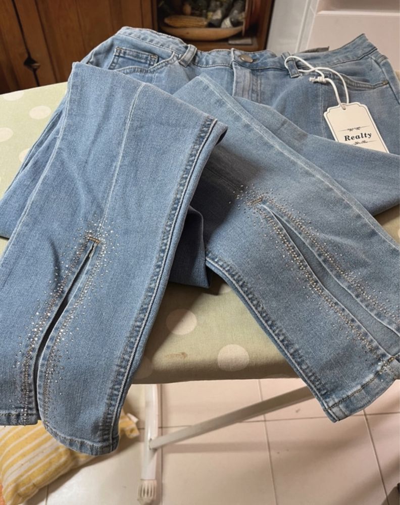 Jeans novos tamanho XL com elastano