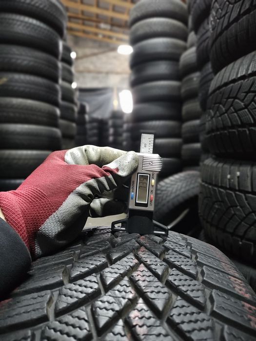 Резина 235 65 r17 Bridgestone Blizzak 2023 рік колеса зима Gtyres