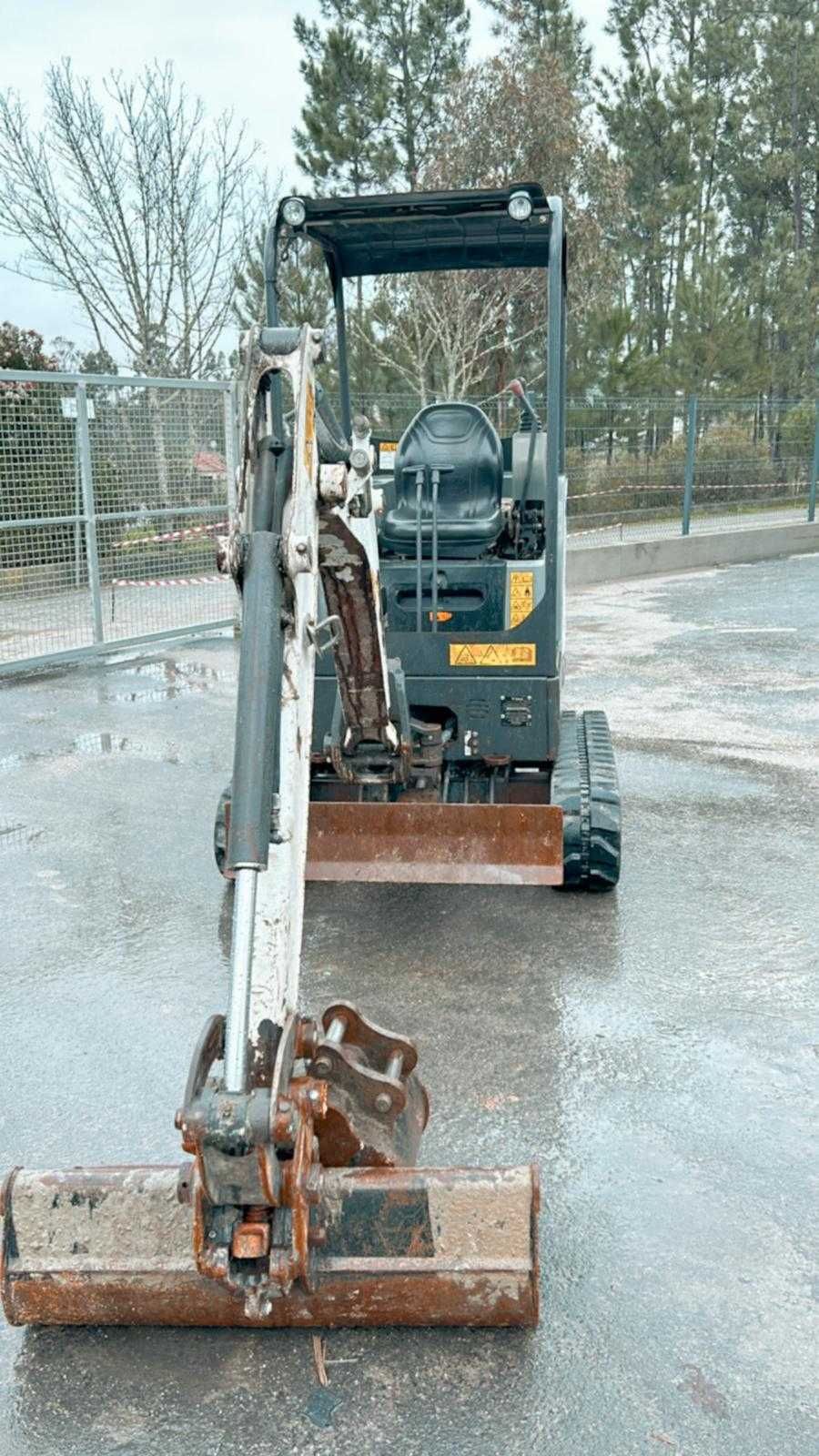 Bobcat E17 ano 2020