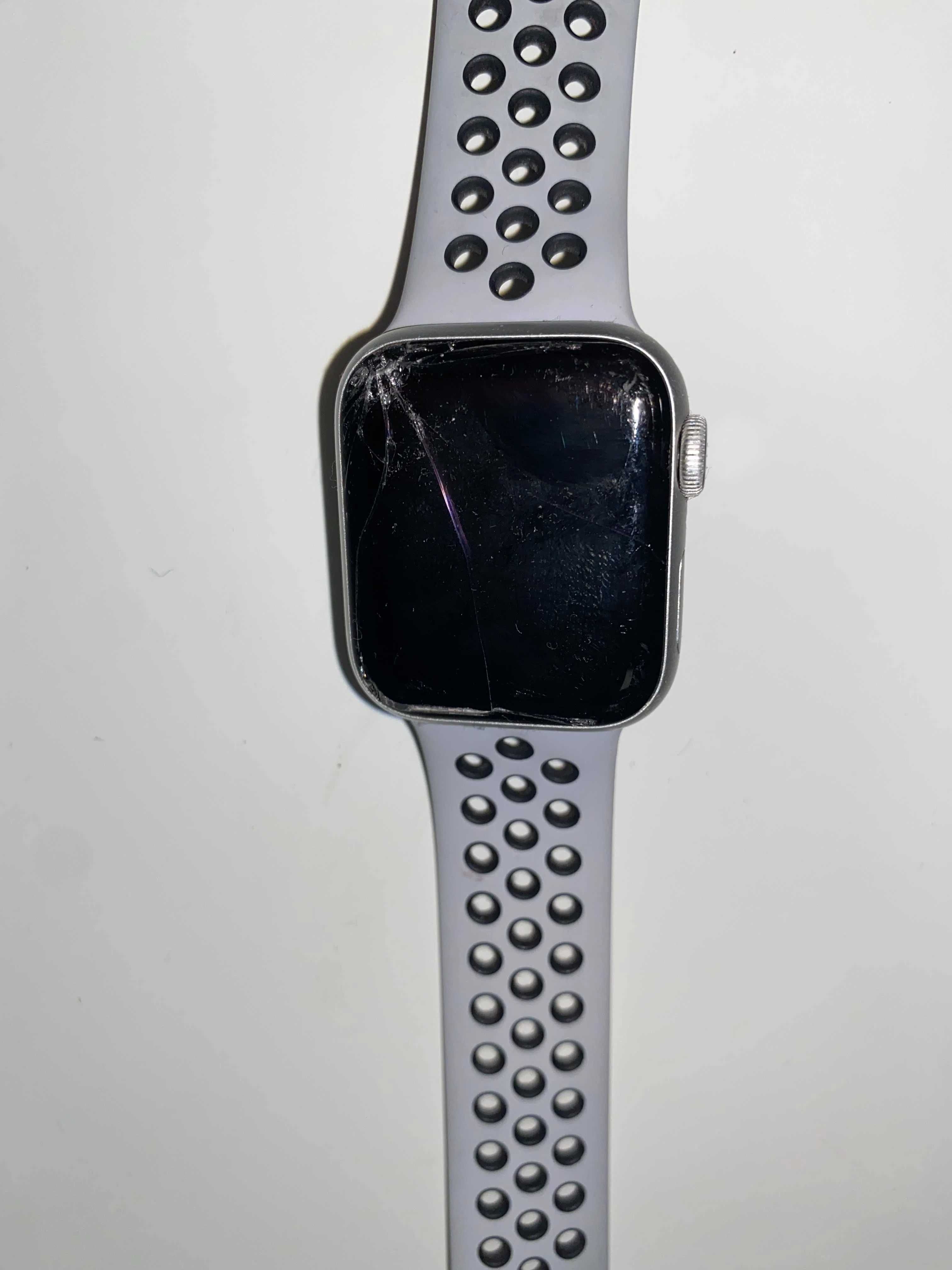 Smart Apple watch series 4 Uszkodzony