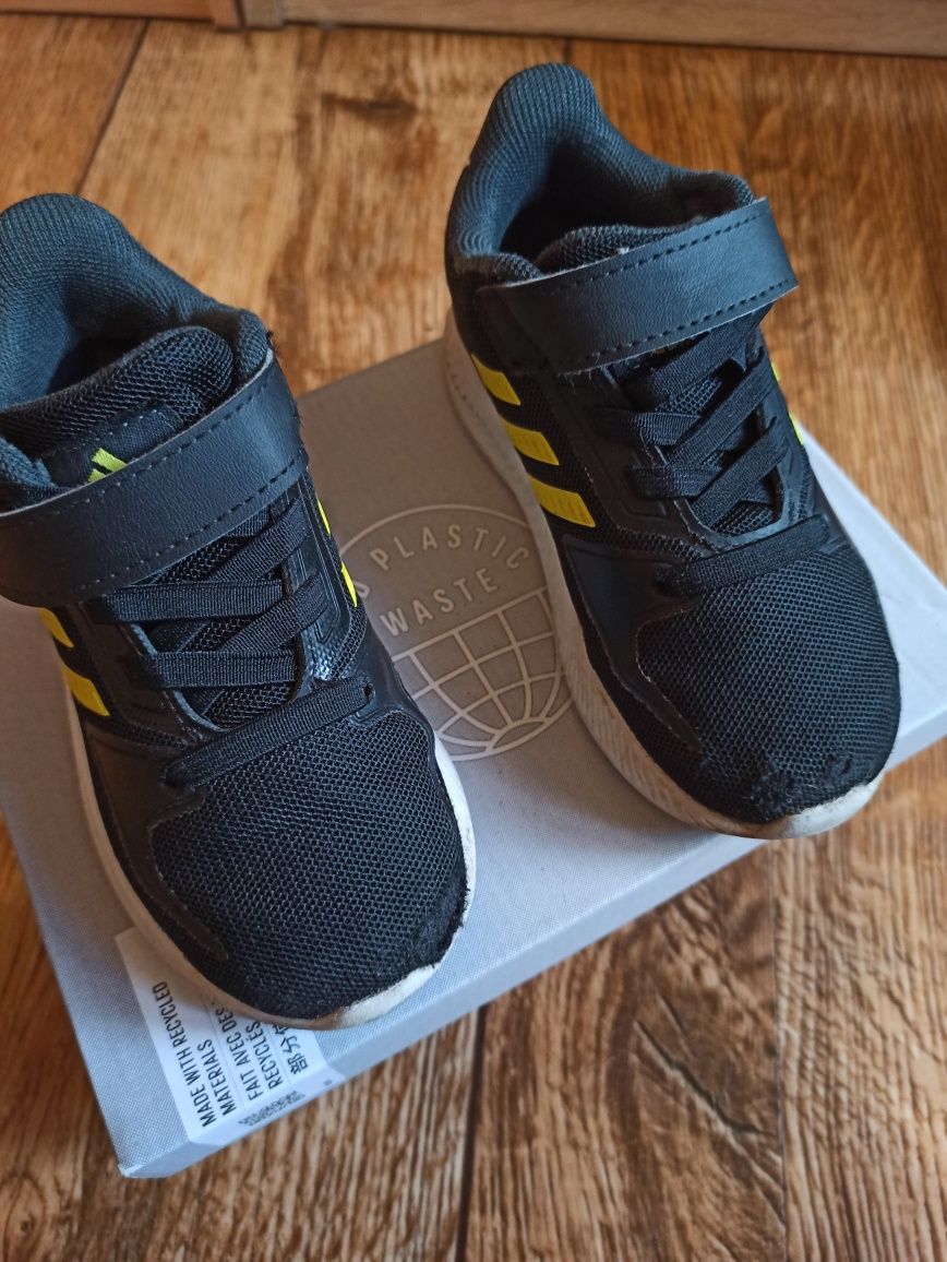 Chłopięce buty Adidas adidaski