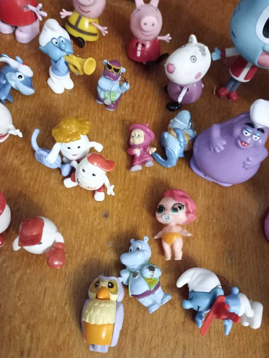 Киндеры все что на фото в одни руки.