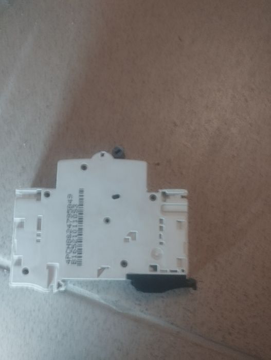 Bezpieczniki  na szynę automaty
