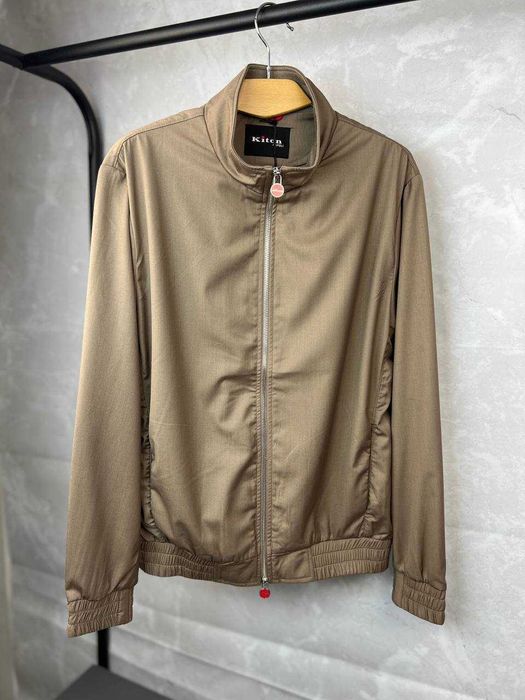 Мужская демисезонная куртка Kiton бежевая ветровка Китон v096