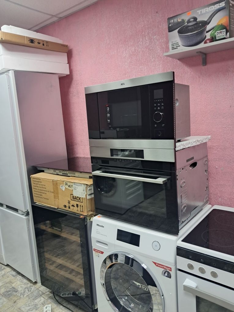 Комплект духовий шкаф AEG та свч AEG, Німеччина