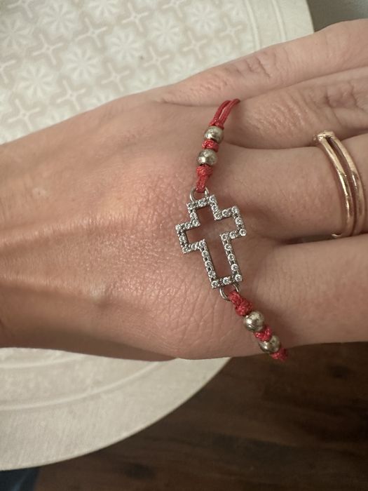 Браслет срібний хрестик червона нитка