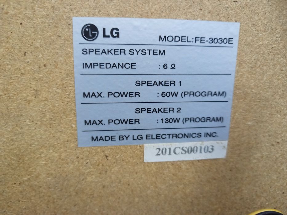 Kolumny stereo podstawkowe LG-FE 3030