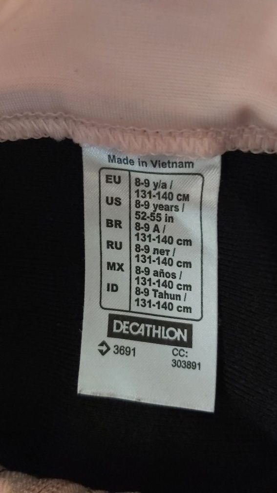 Dwie śliczne, cienkie bluzy decathlon r.134