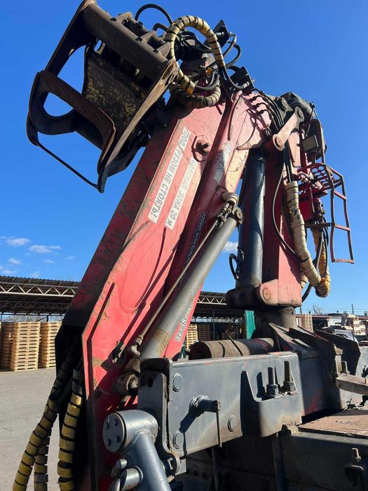 Лісовоз МАЗ  з навантажувачем Атлант до 2т.