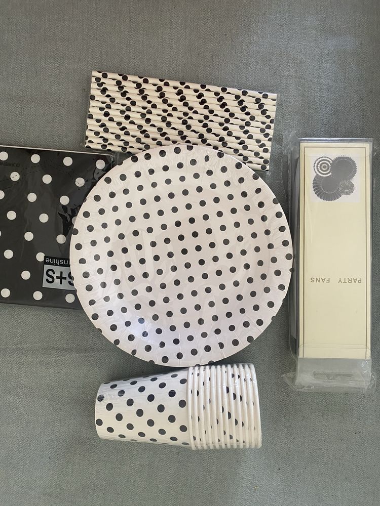 Diversos kits de festa (dourado, preto&branco, iridescente, craft, etc