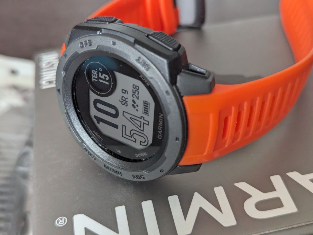 Garmin Instinct + dodatkowe paski