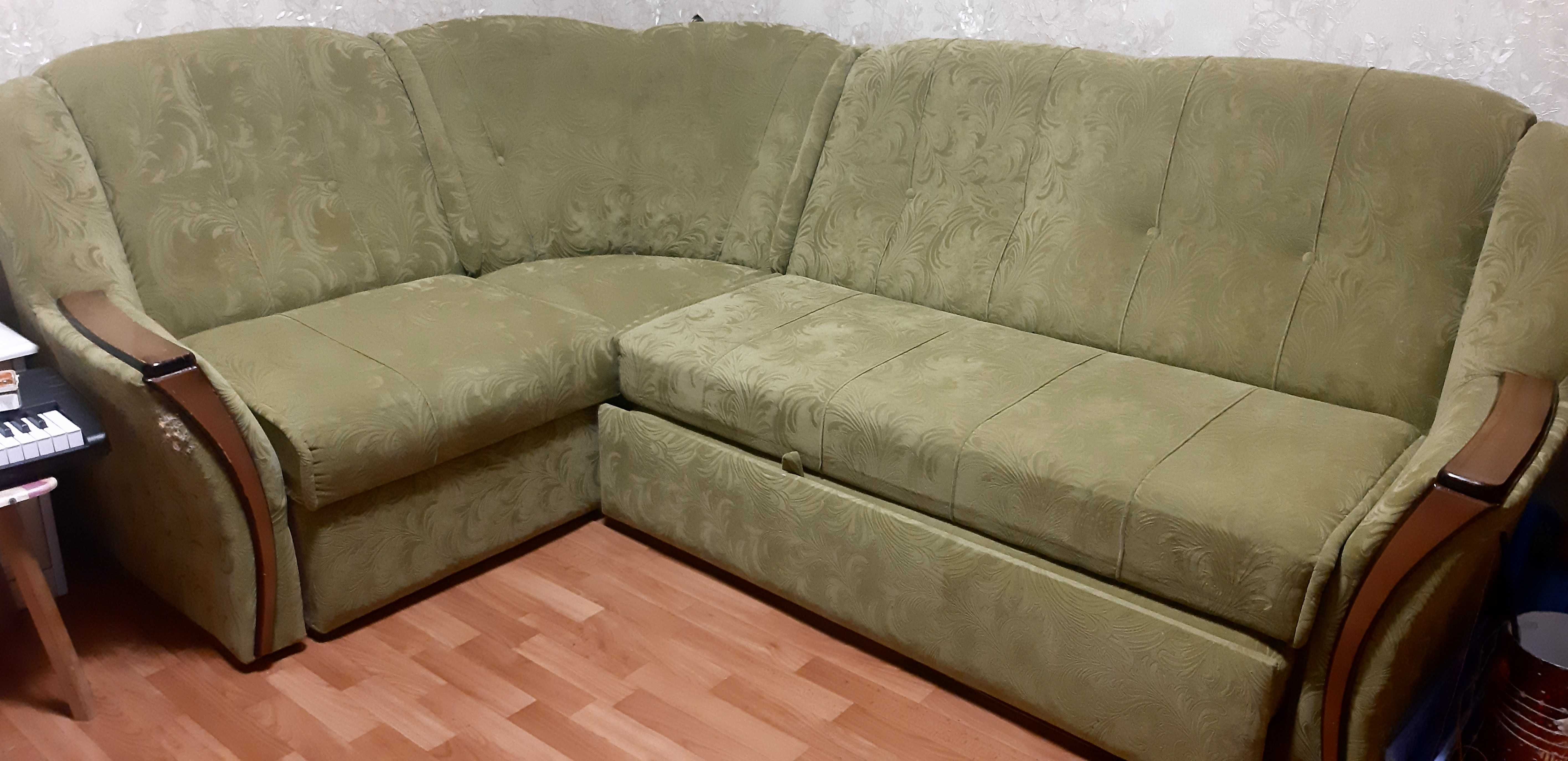 Продам диван-уголок