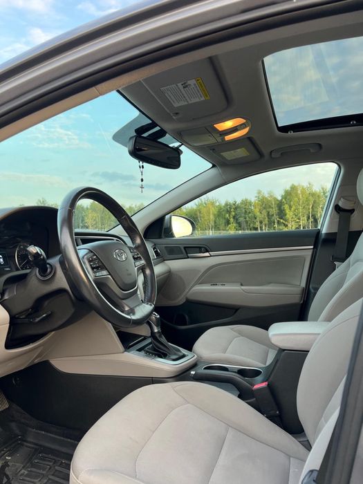 Hyundai Elantra Value Edition 2.0 Automat