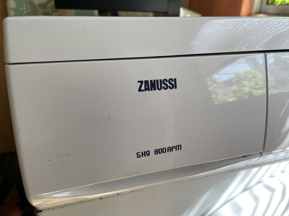 Máquina de lavar Zanussi 5kg 100€