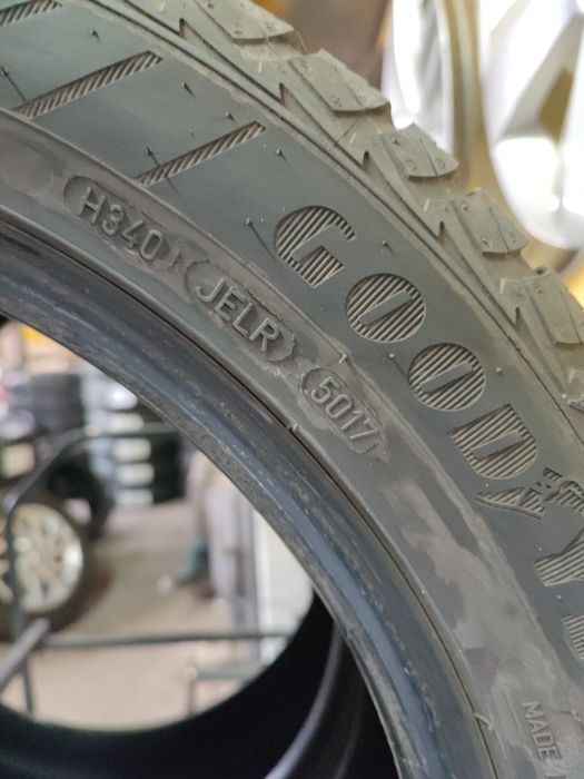 Opony całoroczne 225/50R17 98V XL GoodYear Vector4Seasons | 2szt