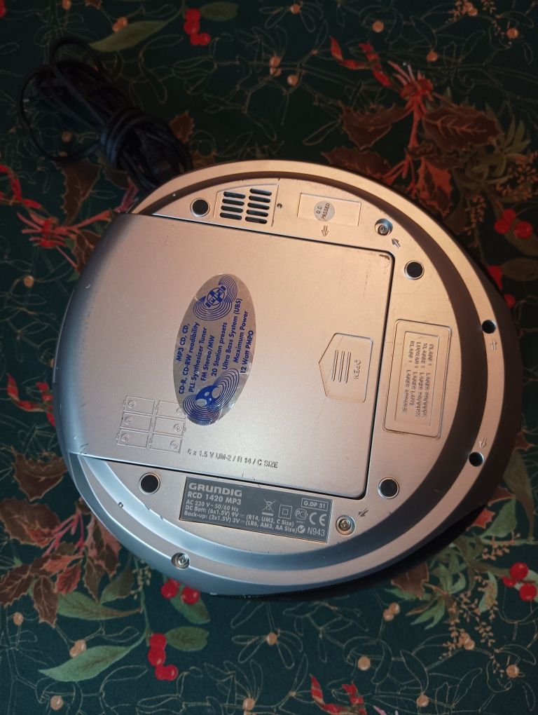 Radio  Grundig, CD odtwarzacz.