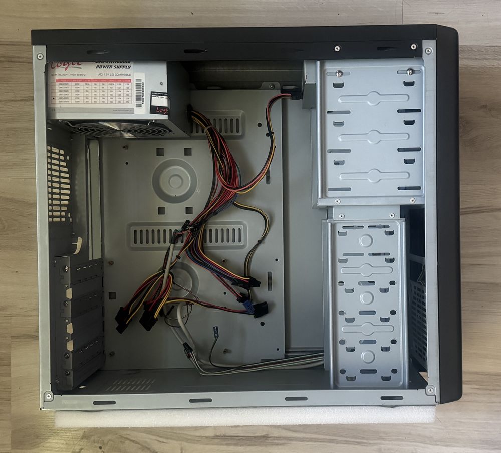 Obudowa midi ATX Modecom z zasilaczem