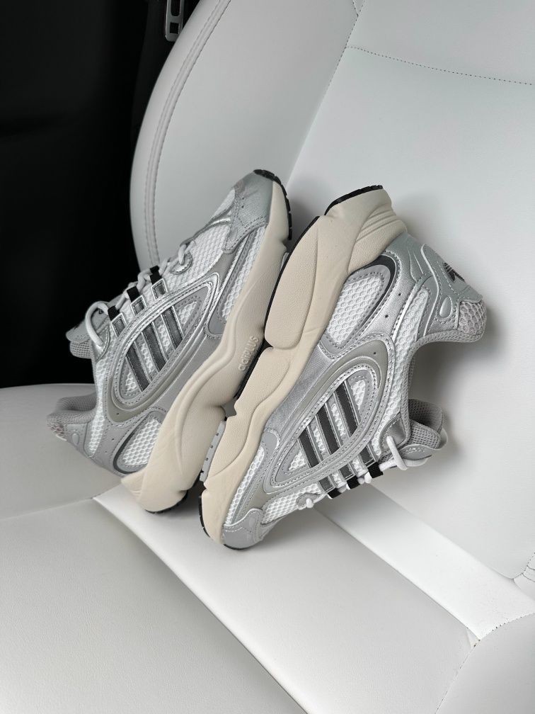 36-45 Adidas Ozmillen White Silver