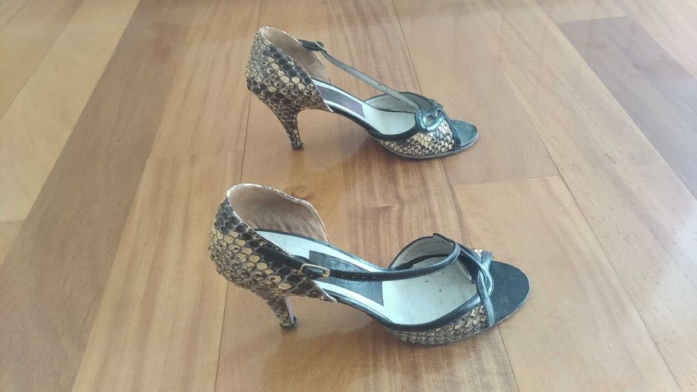 Sapatos em pele de cobra - como novo