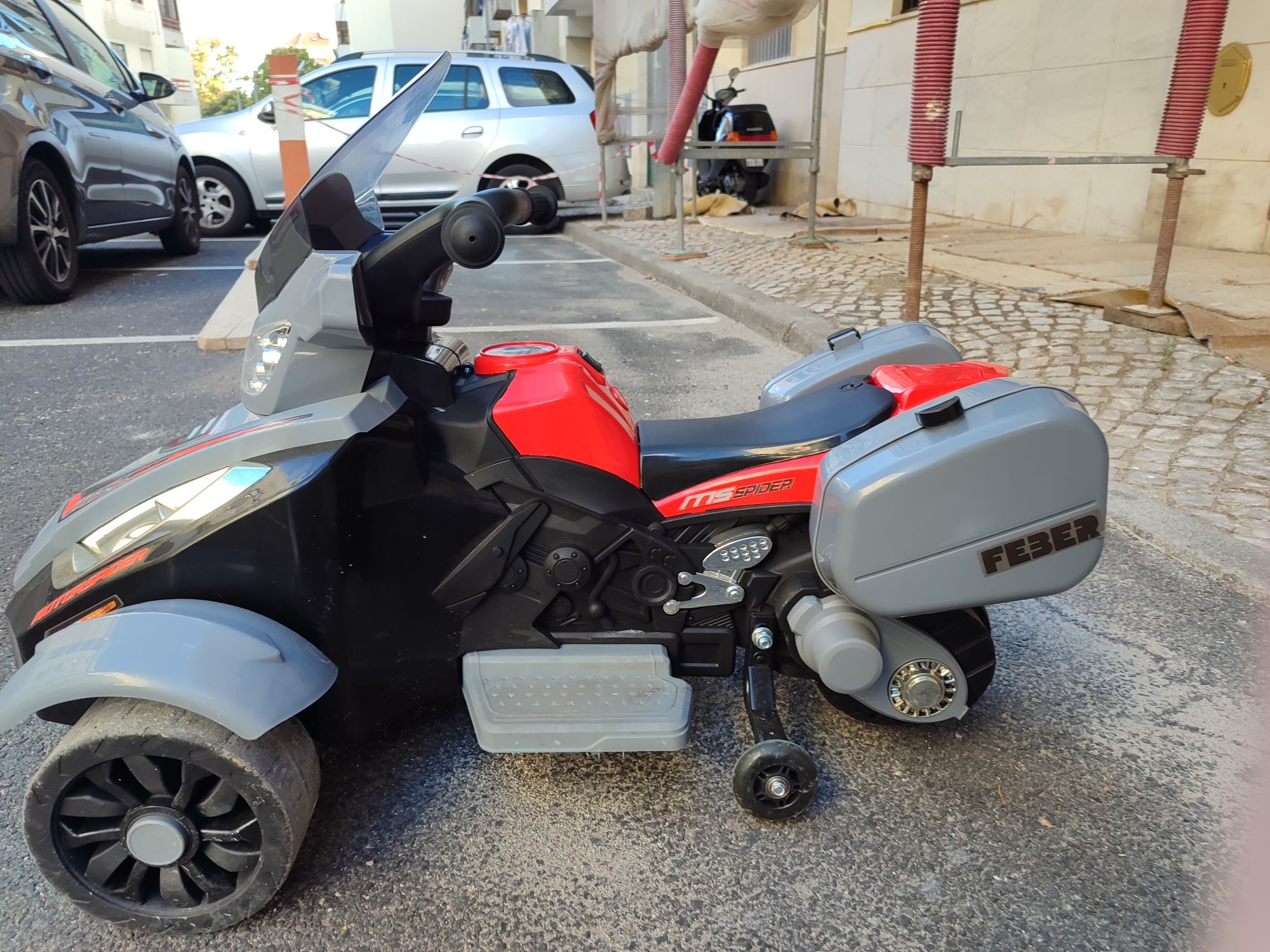 Vendo Mota a Bateria de criança