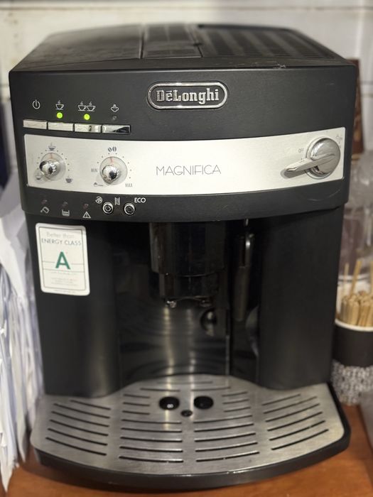 Кофемашина Delonghi (Magnifica)