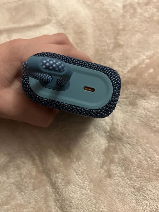 Колонка , JBL гарна , та сучасна