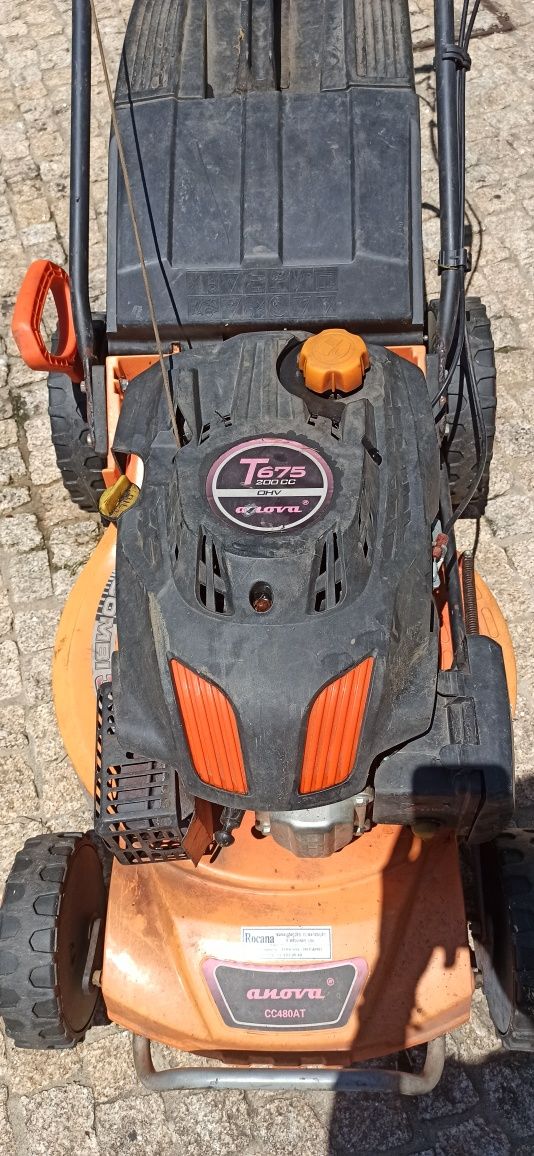 Máquina cortar relva