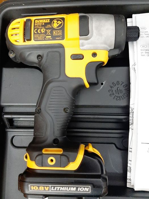 Шуроповерт ударный DeWALT DCF 815