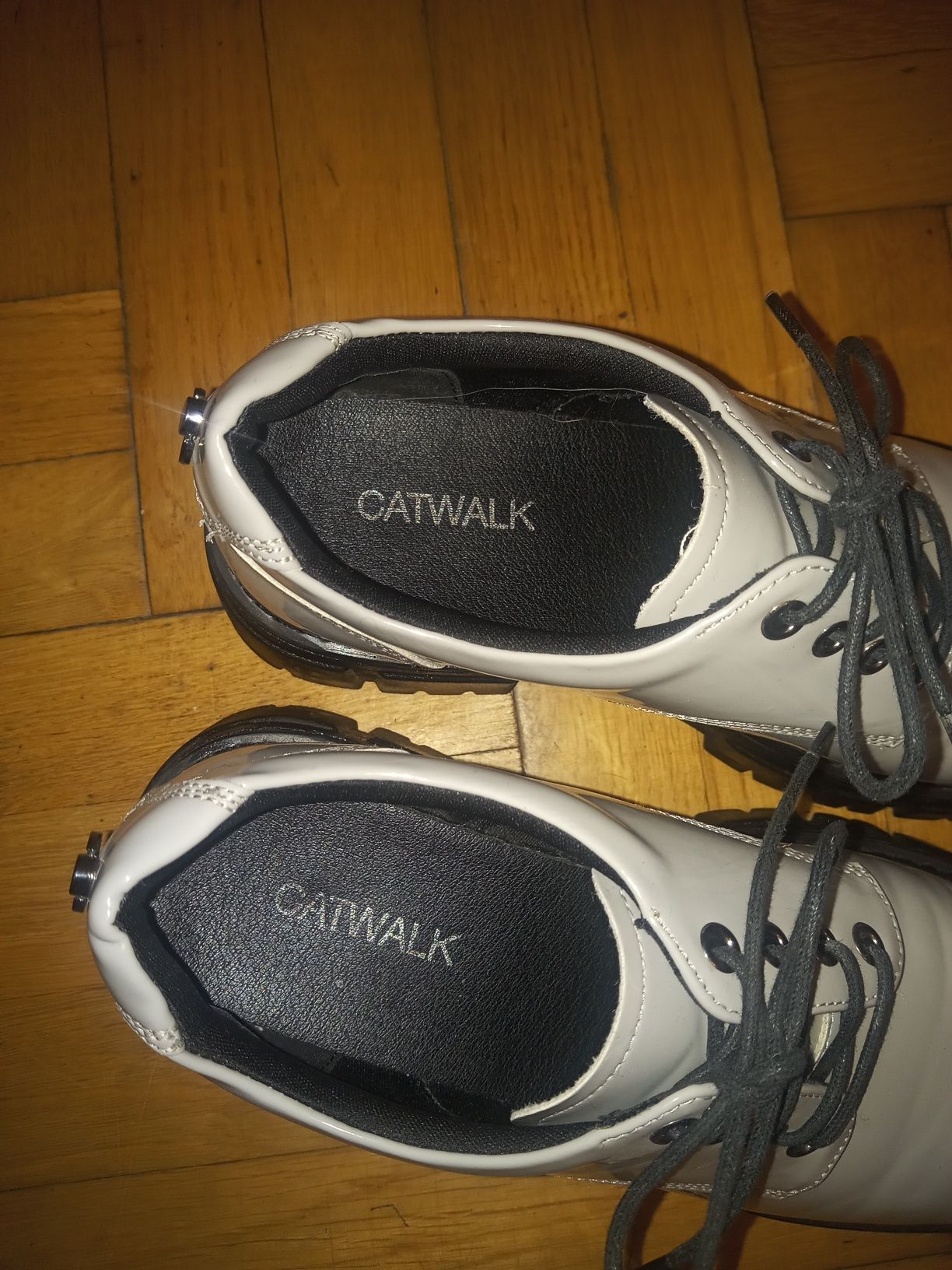 Cathwalk wiosenne półbuty r.37