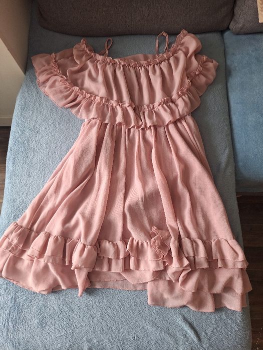 Sukienka zwiewna z falbankami