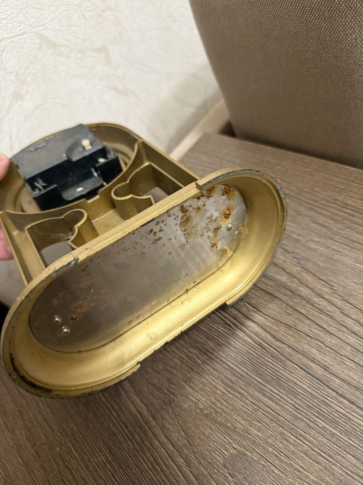 Продам годиник Янтар кварц