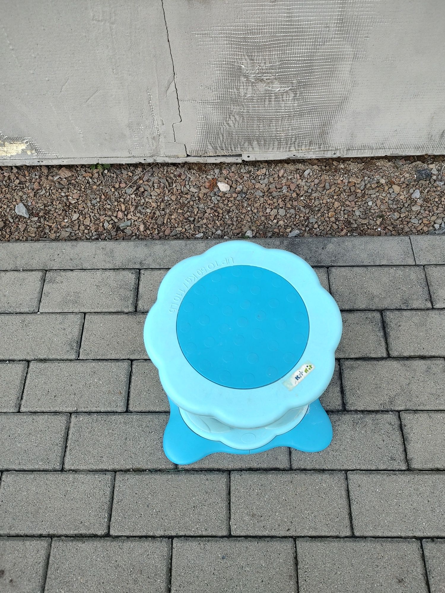podstawka pod wiaderko do kąpieli dziecka Tummy tub