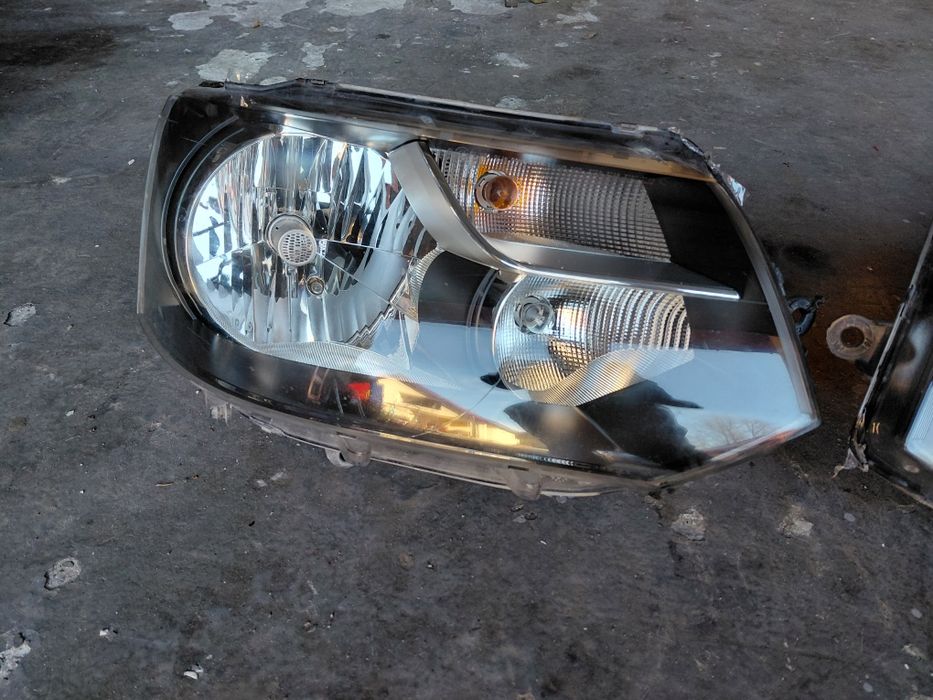 Фари на Volkswagen  T5 GP